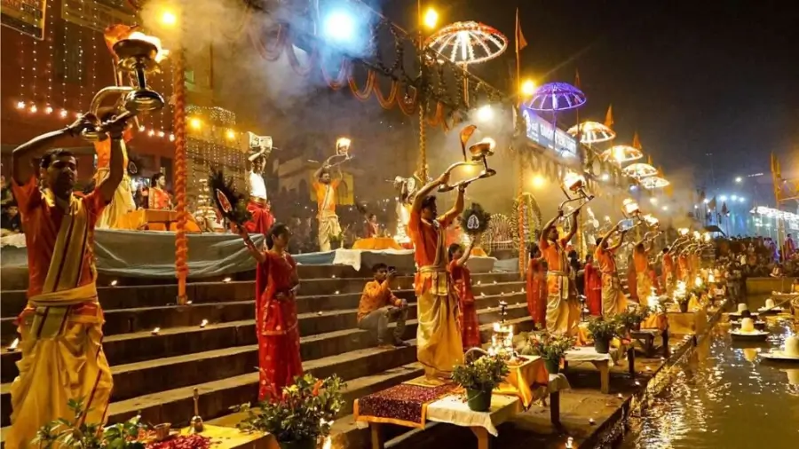 Best Luxury Hotels in Varanasi with Private Ganga Aarti Tours