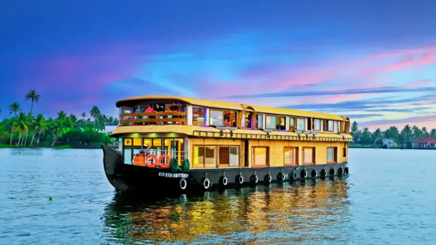 Luxury Kerala Backwaters Houseboat Package – Cost & Booking Guide