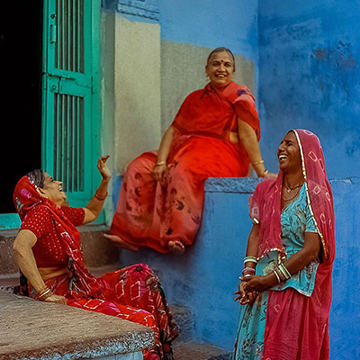 Johdpur women in colourful saris